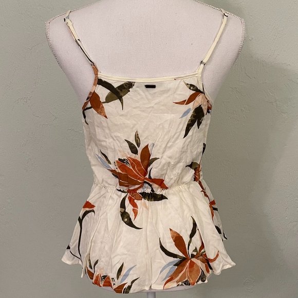 NWOT Floral Wrap O'neill Top - Picture 3 of 6